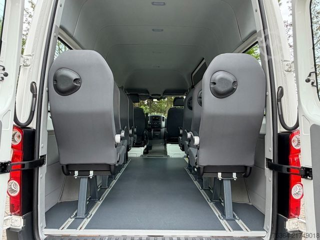 Minibus VW Crafter 2.0 TDi 84 KW L2H2 9 Sitze Klima Ahk Eu5