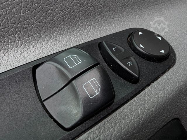 Minibus VW Crafter 2.0 TDi 84 KW L2H2 9 Sitze Klima Ahk Eu5