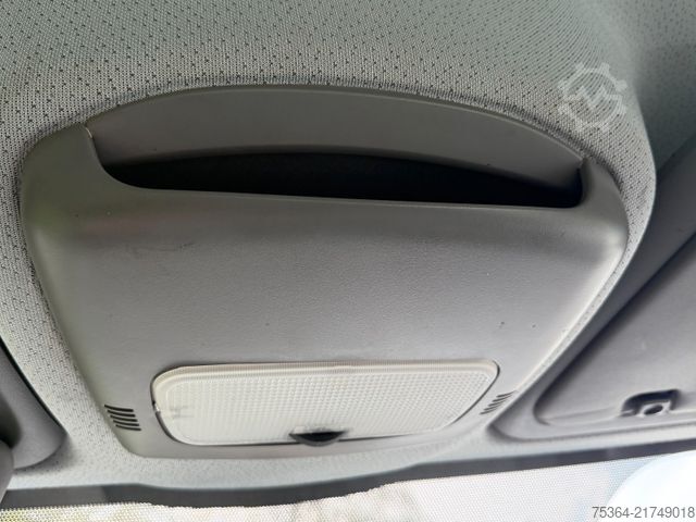 Minibus VW Crafter 2.0 TDi 84 KW L2H2 9 Sitze Klima Ahk Eu5