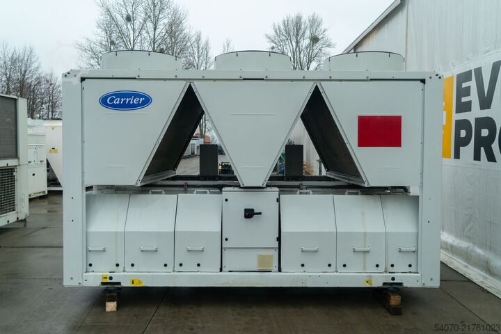 Chiller Used Industrial chiller Carrier 367 kW - 2008 yom | With warranty