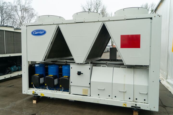 Chiller Used Industrial chiller Carrier 367 kW - 2008 yom | With warranty