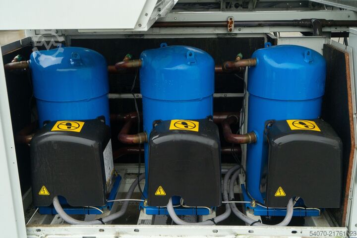 Chiller Used Industrial chiller Carrier 367 kW - 2008 yom | With warranty