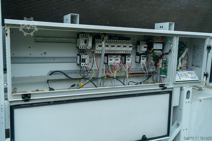 Chiller Used Industrial chiller Carrier 367 kW - 2008 yom | With warranty