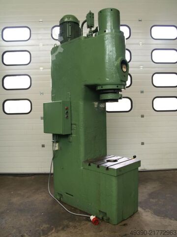 Machines for export - Eccentric presses - Hydraulic presses - Lathes - Drilling machines, double col WEINGARTEN, MÜLLER GEFREES, GILDEMEISTER, ALZMETAL 