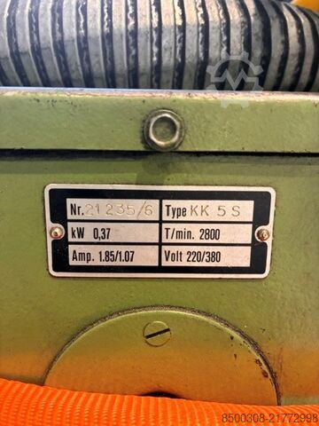 Universal tool grinding machine SAACKE UW IA