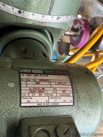 Universal tool grinding machine SAACKE UW IA