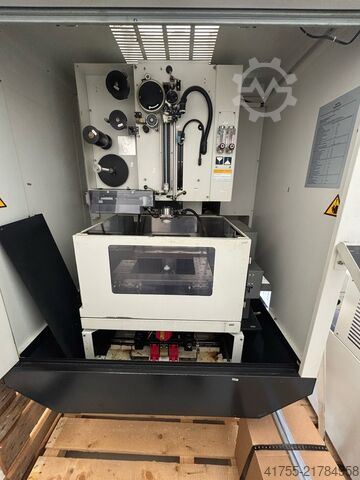 Wire eroding machine FANUC Robocut Alpha-OiC