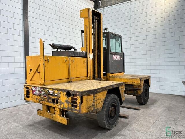 Side-loader forklift Boss 