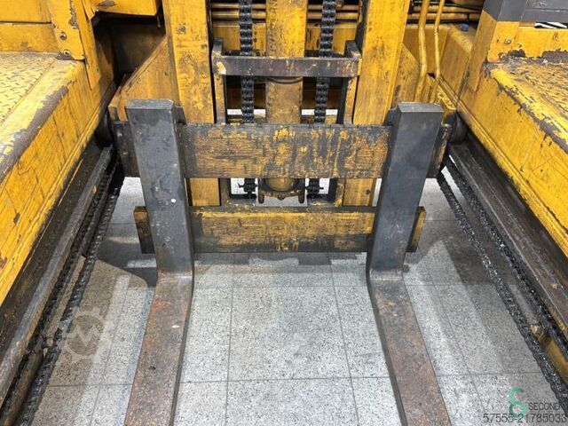 Side-loader forklift Boss 