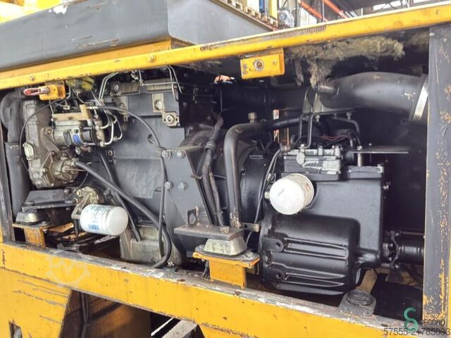 Side-loader forklift Boss 