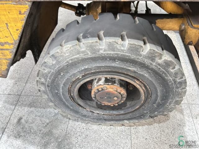 Side-loader forklift Boss 