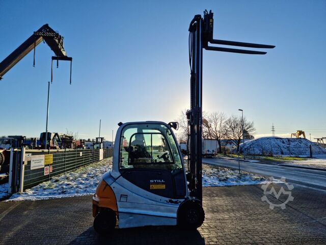 Elektro 4 Rad-Stapler Still RX60-25 UVV