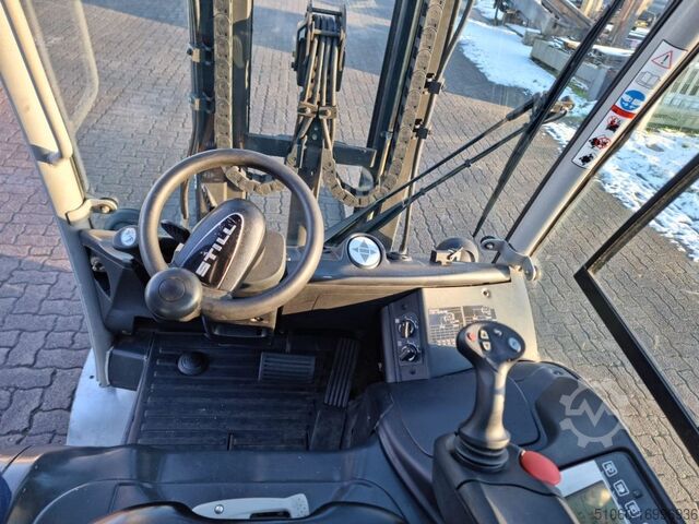 Elektro 4 Rad-Stapler Still RX60-25 UVV