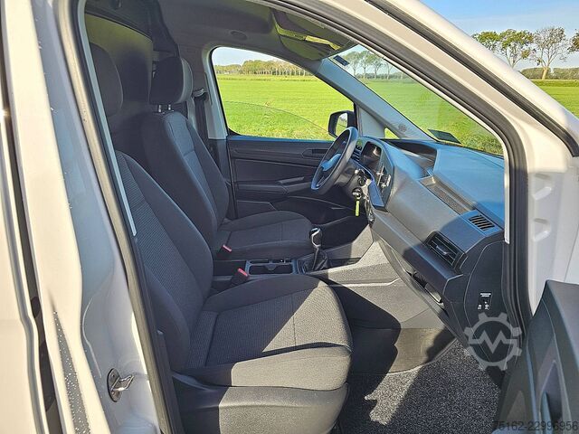 VOLKSWAGEN CADDY 2.0 L1 CarPlay BPM-Vrij Airco Parkeersensoren Euro6! VW CADDY 2.0 L1 CarPlay BPM-Vrij Airco Parkeersens...