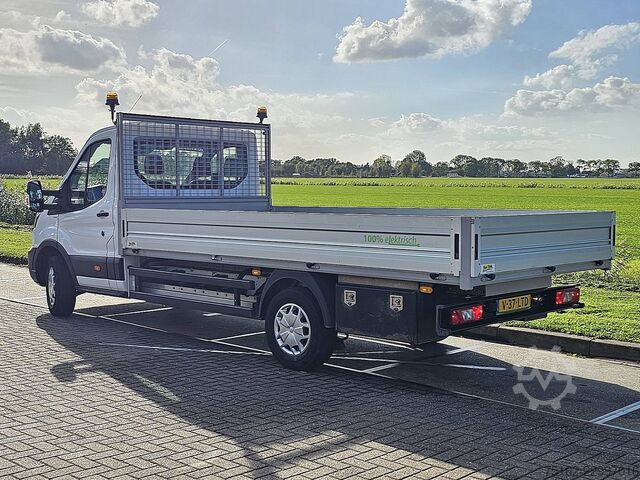 FORD E-TRANSIT L4 Open Laadbak 68 kWh XL 295 KM WLTP Actieradius Apple Carplay Airco Automaat Navi C FORD E-TRANSIT L4 Open Laadbak 68 kWh XL 295 KM WLTP...