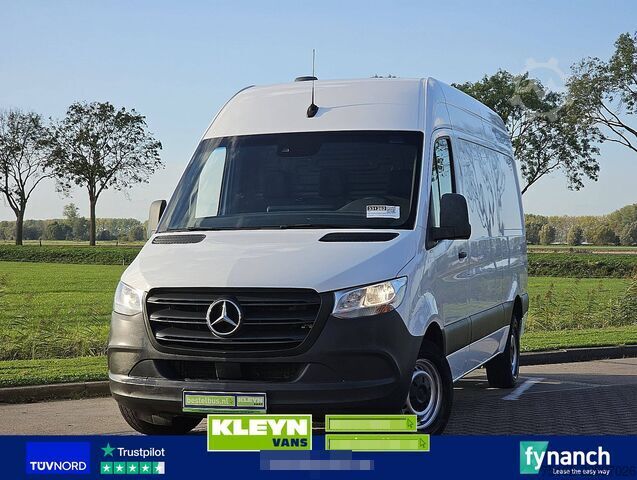 MERCEDES-BENZ SPRINTER 317 L2H2 RWD Trekhaak Airco Camera Mbux Apple Carplay Euro6 170 PK! MERCEDES-BENZ SPRINTER 317 L2H2 RWD Trekhaak Airco Camera Mbu...
