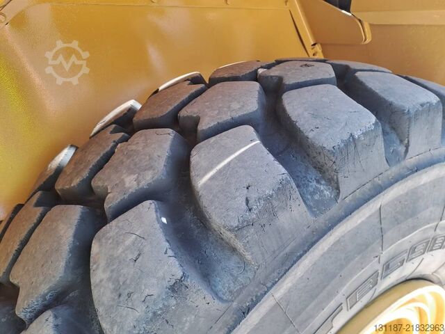 Dumper CAT 725C2