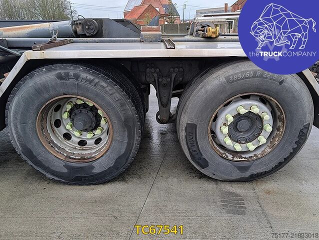 Container transportation Scania P 450