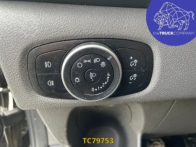 Passenger transportation Ford Transit Custom L2H1 5 - Places