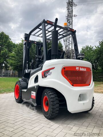 4-wheel forklift Bobcat D25NXS