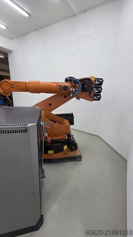 Industrial robot KUKA KR 240 L180-2 2000