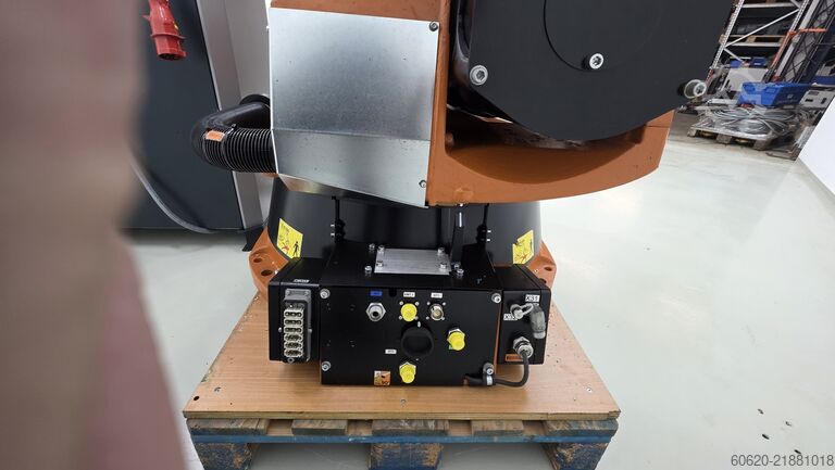 Industrial robot KUKA KR 240 L180-2 2000
