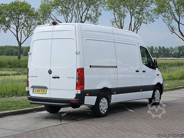 High-roof van MERCEDES-BENZ SPRINTER 317 L2H2 LED Mbux10