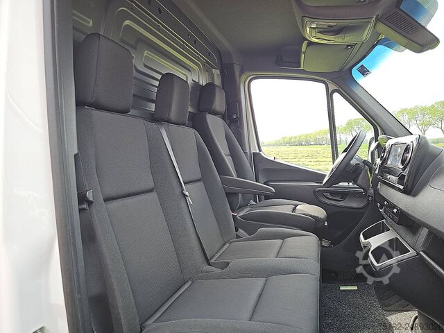High-roof van MERCEDES-BENZ SPRINTER 317 L2H2 LED Mbux10