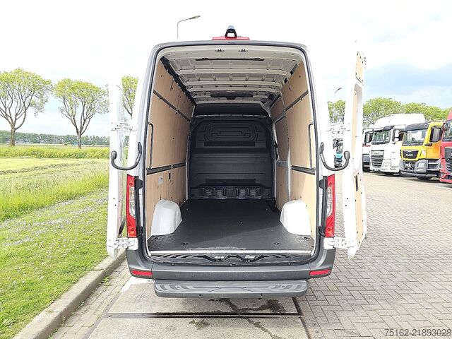 High-roof van MERCEDES-BENZ SPRINTER 317 L2H2 LED Mbux10