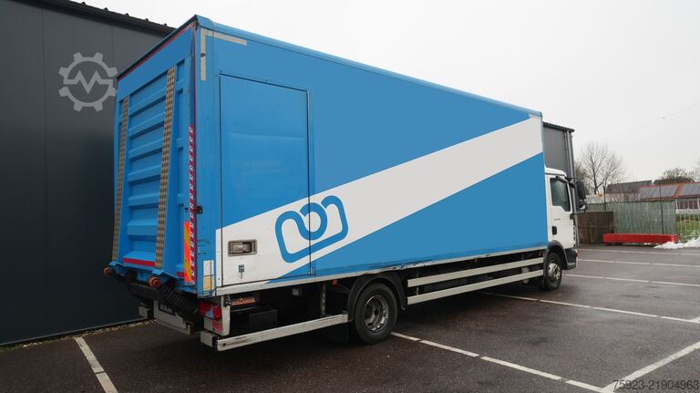 Suitcase MAN TGL 12.220 closed box truck