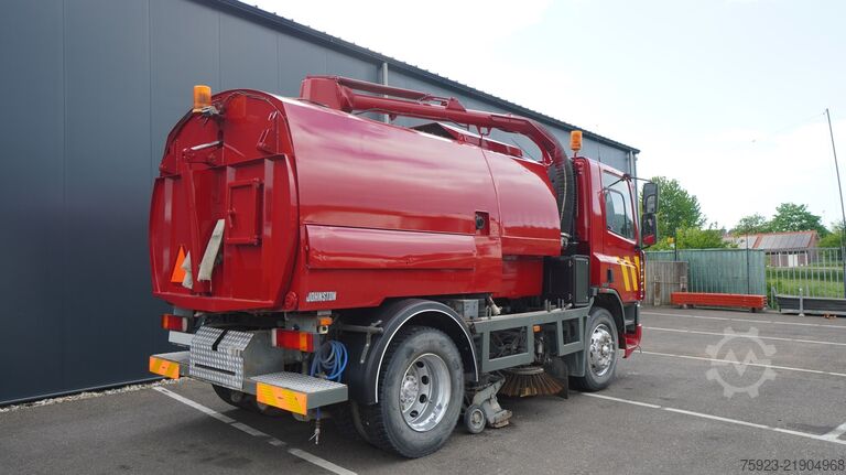 Road sweeper DAF 65.180 ATI right-hand drive street sweeper truck