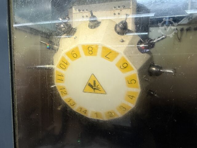 CNC Vertikal-Bearbeitungszentrum STAMA MC 014