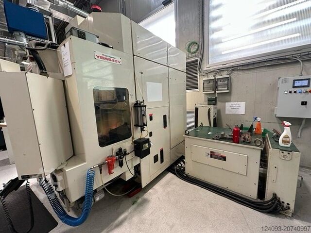 Horizontal-Bearbeitungszentrum YASDA YBM 640 V