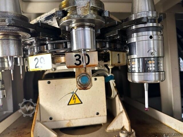 Horizontal-Bearbeitungszentrum YASDA YBM 640 V