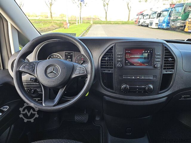 MERCEDES-BENZ VITO 114 L2 AC automatic EURO6 CarPlay cruise control tailgate original Dutch vehicle MERCEDES-BENZ VITO 114 L2 ac automaat EURO6 carplay cruisecon...