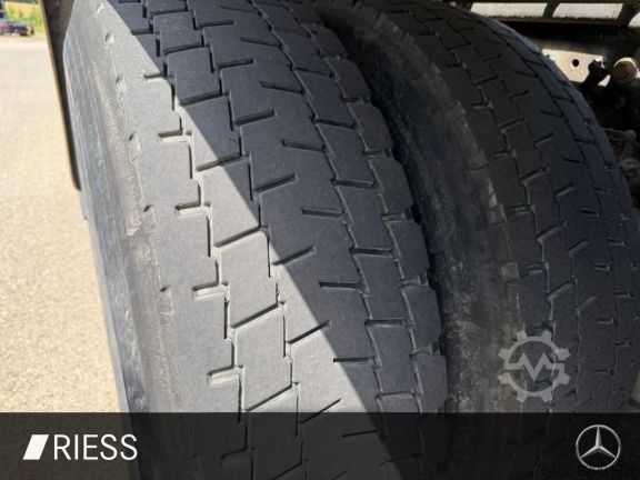 Special purpose truck MERCEDES-BENZ Actros 2551 LL 6x2 Abrollkipper AUT LM SpurH