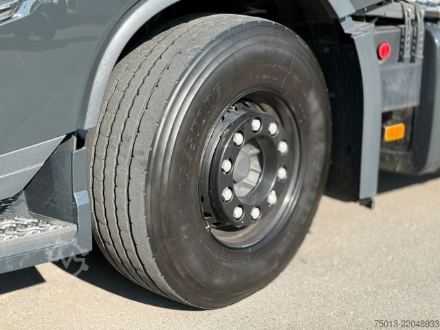 Heavy-duty truck VOLVO FH 750 6X2/4 in Voll- Ausstattung, Kipphydraulik