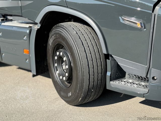Heavy-duty truck VOLVO FH 750 6X2/4 in Voll- Ausstattung, Kipphydraulik