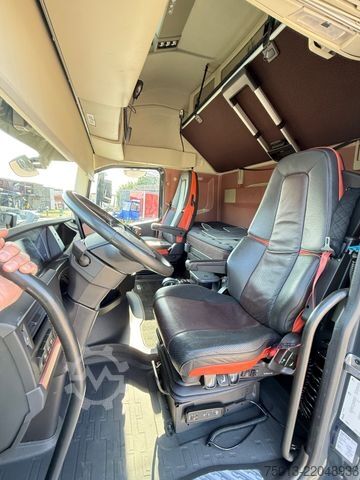 Heavy-duty truck VOLVO FH 750 6X2/4 in Voll- Ausstattung, Kipphydraulik