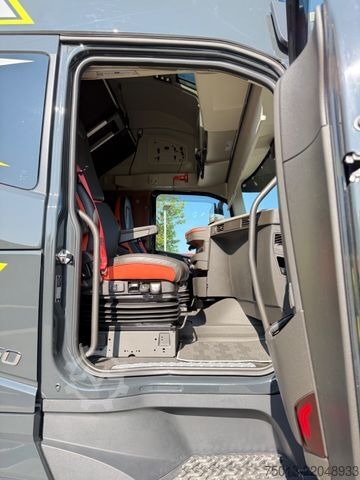 Heavy-duty truck VOLVO FH 750 6X2/4 in Voll- Ausstattung, Kipphydraulik