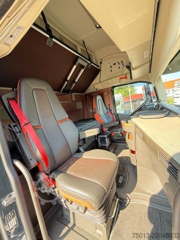 Heavy-duty truck VOLVO FH 750 6X2/4 in Voll- Ausstattung, Kipphydraulik