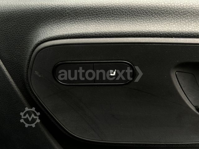 Box van MERCEDES-BENZ Sprinter 316 Aut.*Ladebordwand* Kamera+Navi 3215