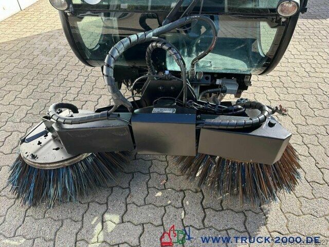 Kehrmaschine Multicar Nilfisk JungoJet3500 Winterdienst & Kehrmaschine