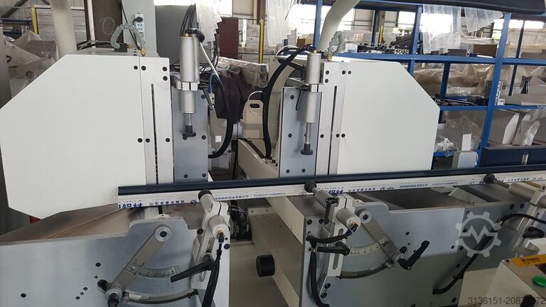 Aluminium-Doppelseiten-Sägemaschine Fenstek CNC Aluminium Double Head Cutting Saw