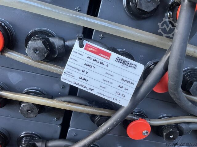 Electric 3-wheel forklift Linde E14-02