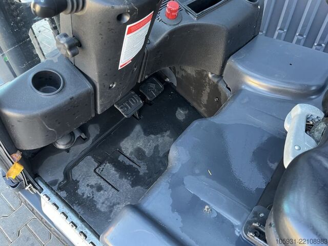 Electric 3-wheel forklift Linde E16-02