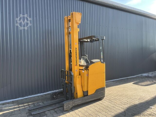 Schubmaststapler Jungheinrich ETV112