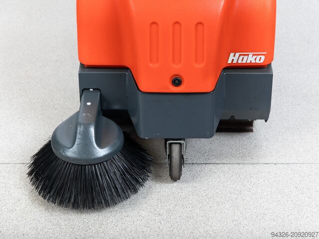 Hako Sweepmaster P650 Sweeper Hako Sweepmaster P650 Benzin - 3525m²/h