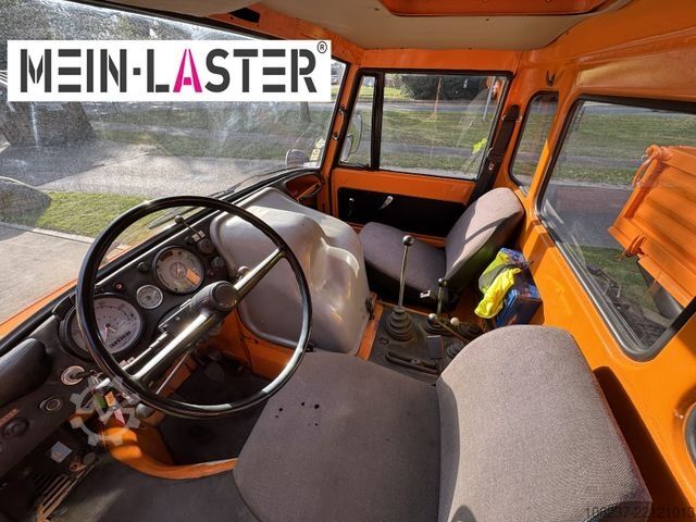 Truck-mounted crane van UNIMOG U 1100 Atlas AK 3006 nur 14.215 km-1. Hand
