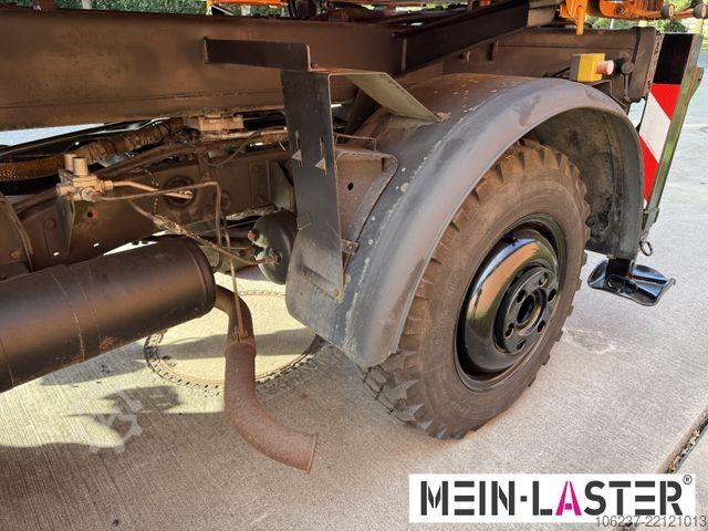 Truck-mounted crane van UNIMOG U 1100 Atlas AK 3006 nur 14.215 km-1. Hand